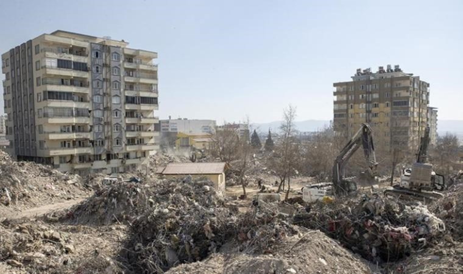 Son Dakika… Depremde 96 kişiye mezar olan Ebrar Sitesi davasında karar: Müteahhite 17 yıl 6 ay hapis cezası!