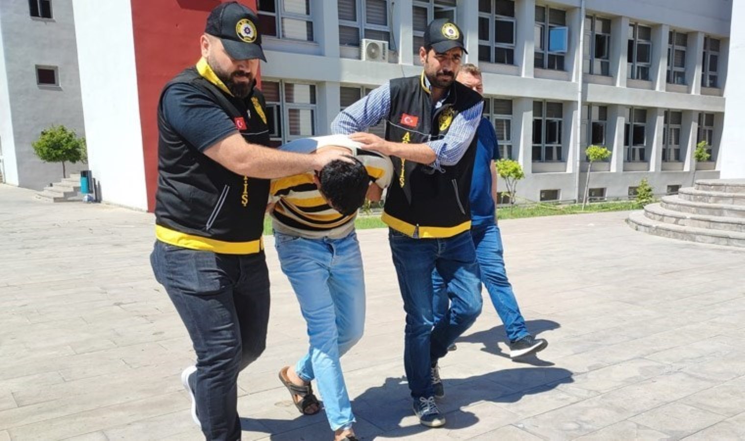 Son sözü pes dedirtti… Adana’daki aile katliamında karar: Katil erkeğe 3 kez ağırlaştırılmış müebbet ve 15 yıl hapis