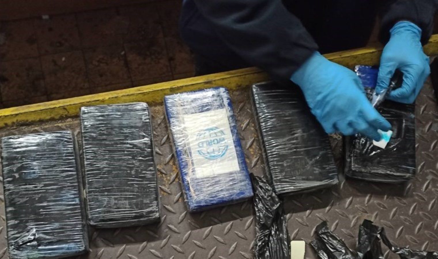 Tam  500 bin Euro değerinde… Hollanda-Türkiye hattındaki ‘kokain’ komşuya takıldı