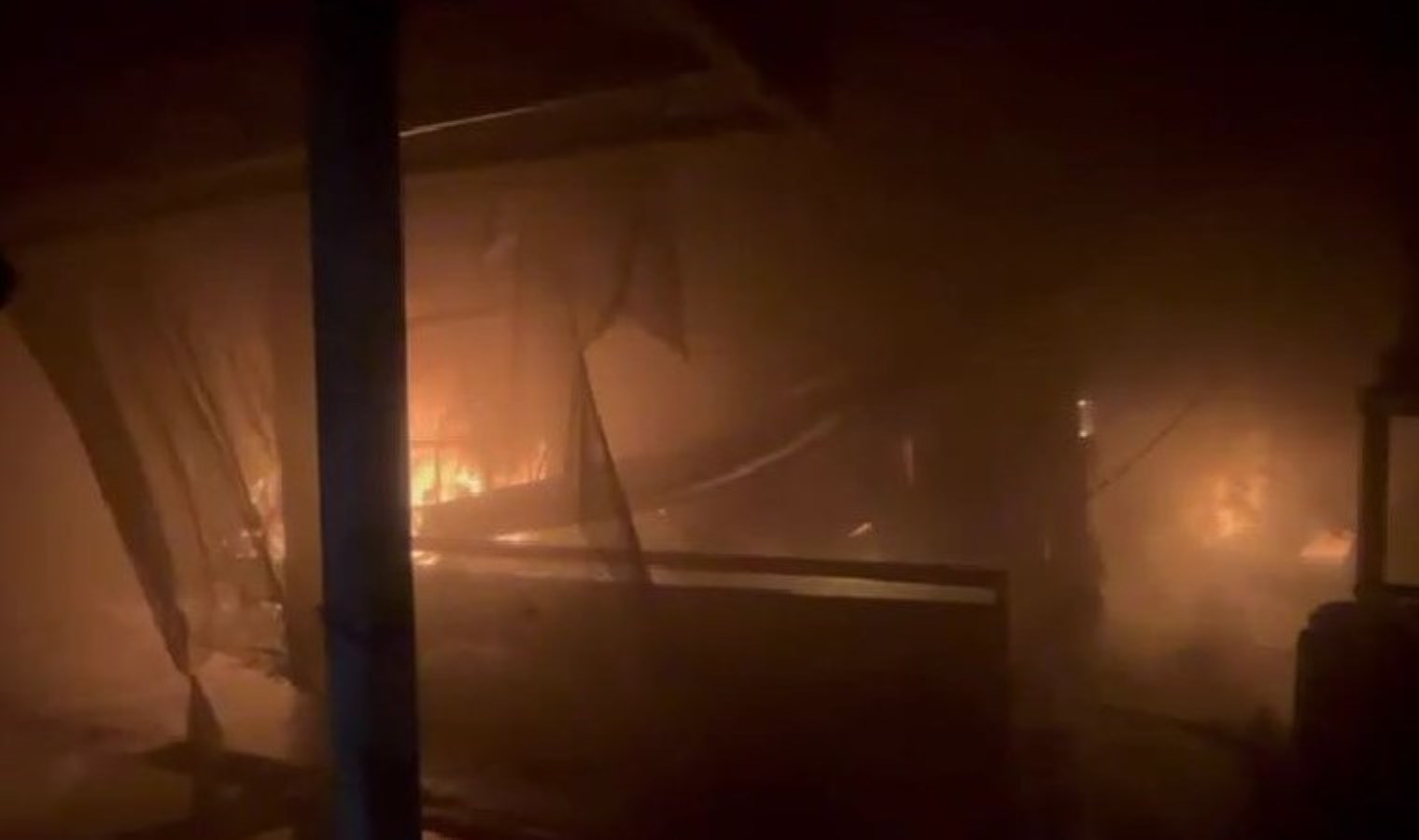 Tekirdağ’da perde fabrikasında yangın paniği: Bir anda duman yükseldi!