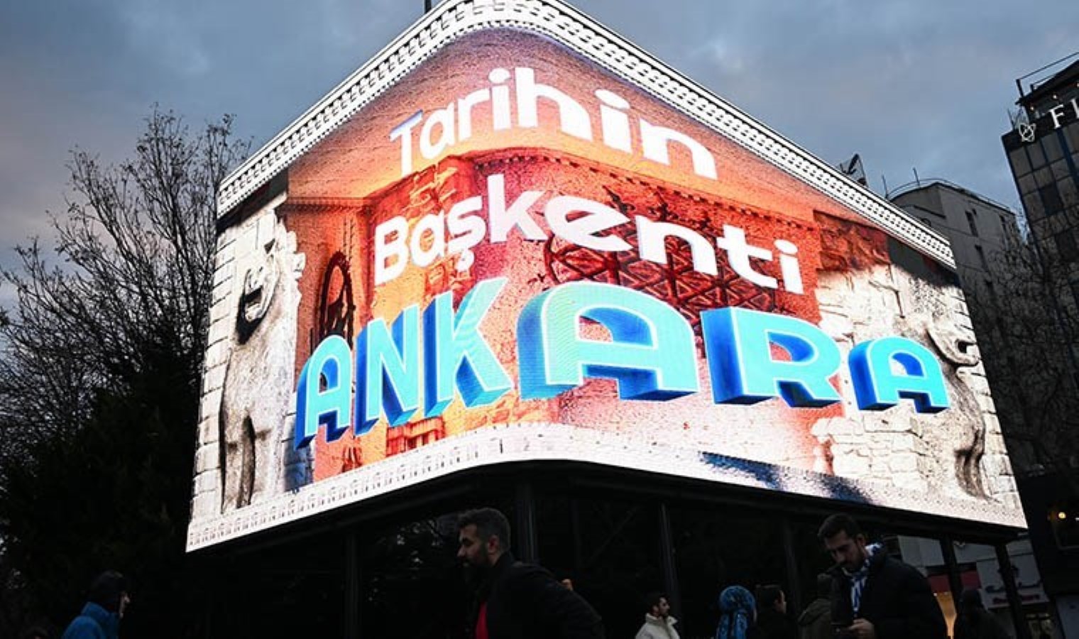 TMMOB, ABB’nin Güvenpark’a kurduğu dijital panoyu şikayet etti