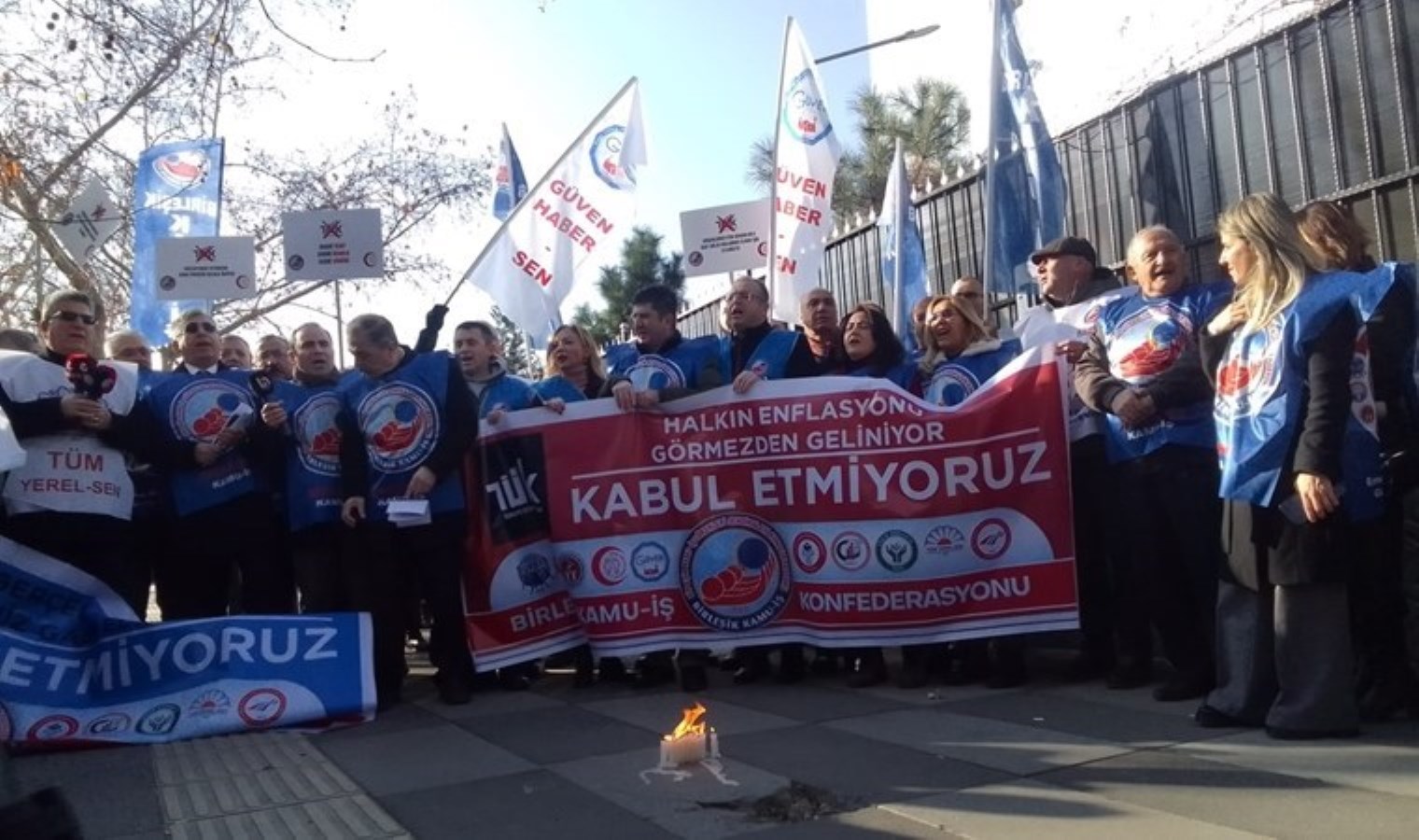 TÜİK’in enflasyonuna mumlu eylem: ‘Yalancıların mumlarını emekçilerin gücüyle söndüreceğiz’