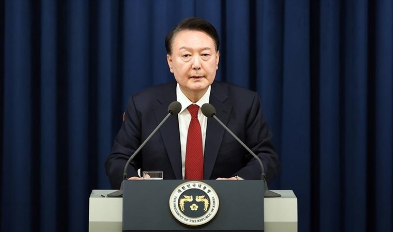 Tutuklama kararı çıkartılmıştı: Devlet başkanından ‘mücadele’ sözü