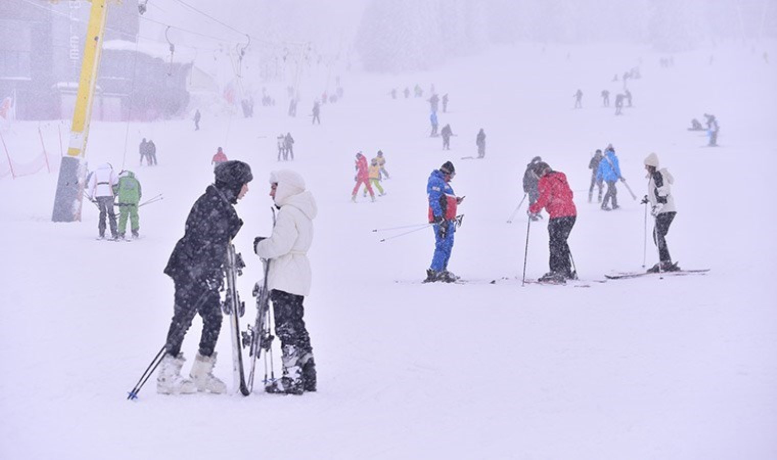 Uludağ’da günlük tatilin bedeli cep yakıyor: Kayak öğrenmenin saati 3 bin TL!