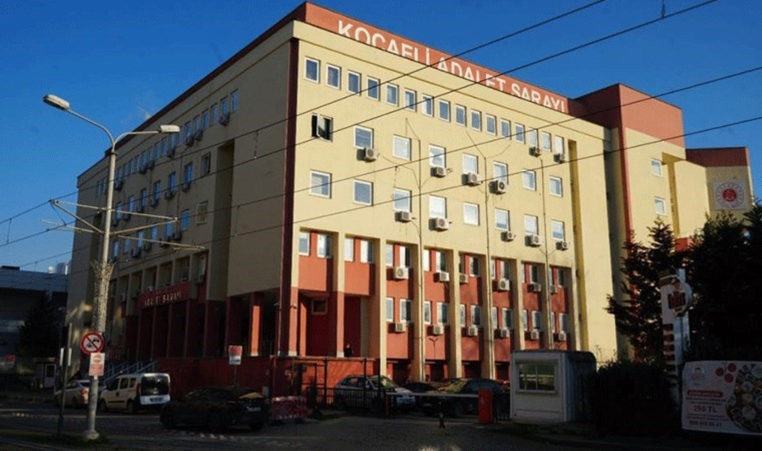 Ünlü avukata ‘rüşvet’ suçlaması: Dubai çikolata poşetinden dolar çıktı