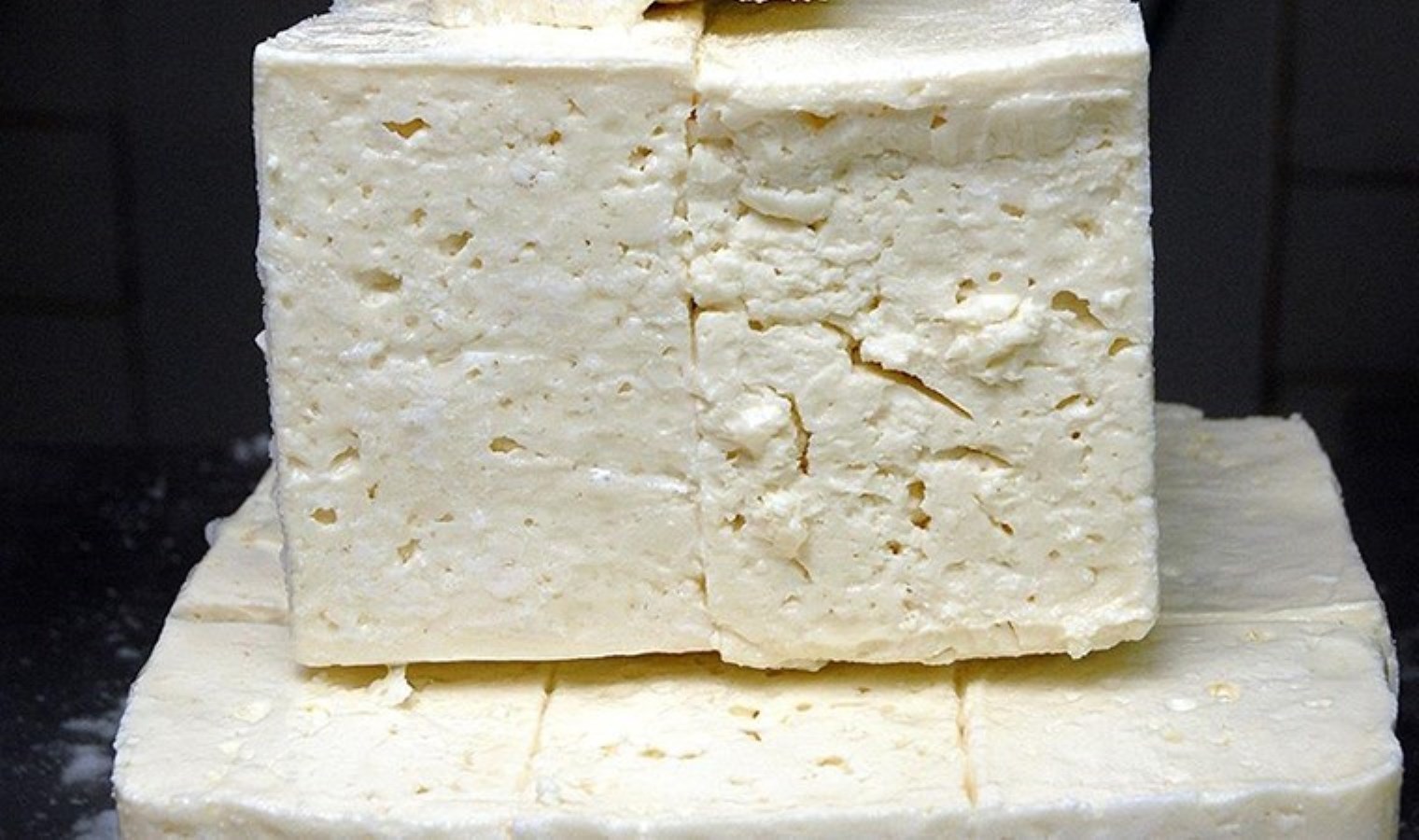 Ünlü peynir markası acil olarak marketlerden toplatılıyor