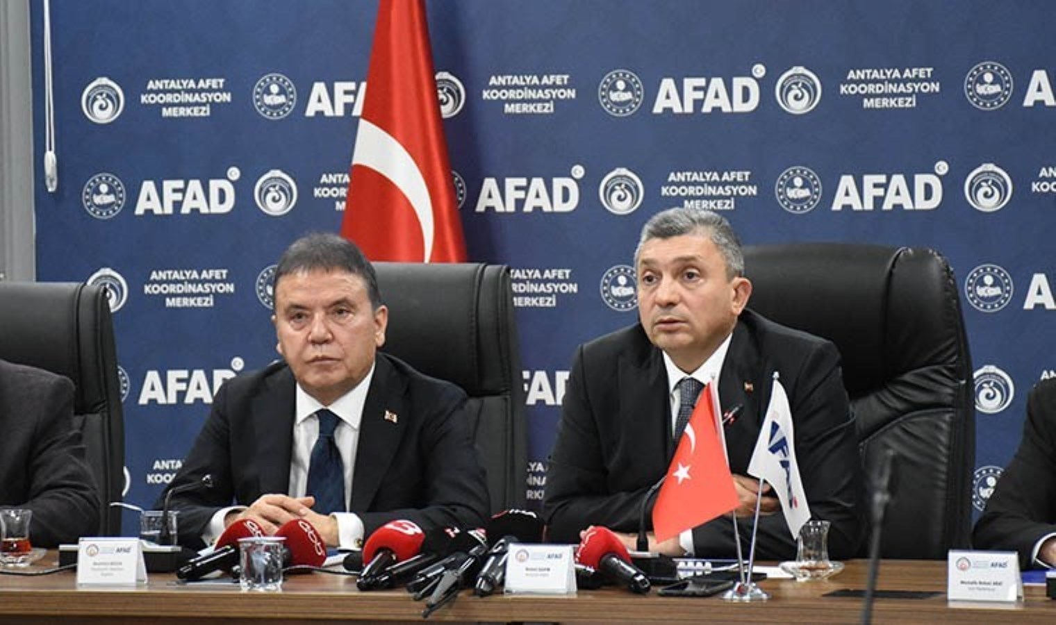 Valilik açıkladı: Antalya’da taşımalı eğitime 1 gün ara