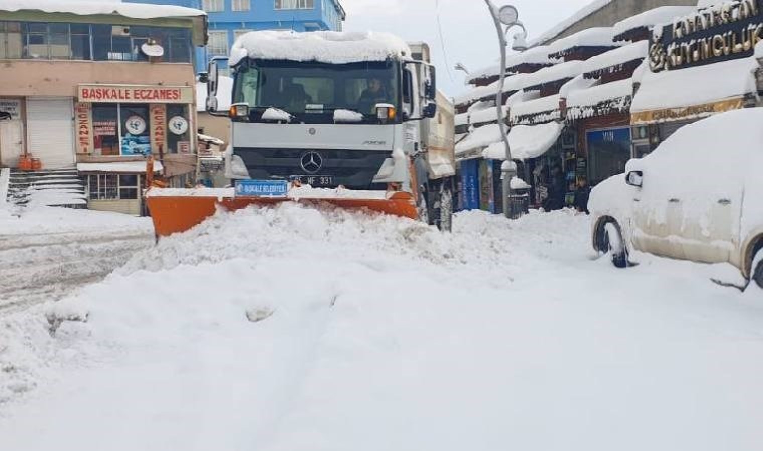 Van, Hakkari, Muş ve Bitlis’te kar esareti… 799 yerleşim yerine ulaşılamıyor!