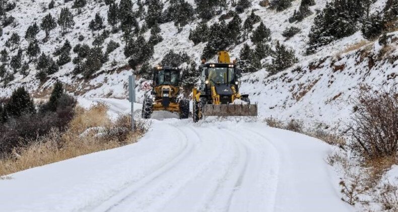 Van ve Bitlis’te kar esareti… 44 yerleşim yerine ulaşılamıyor!