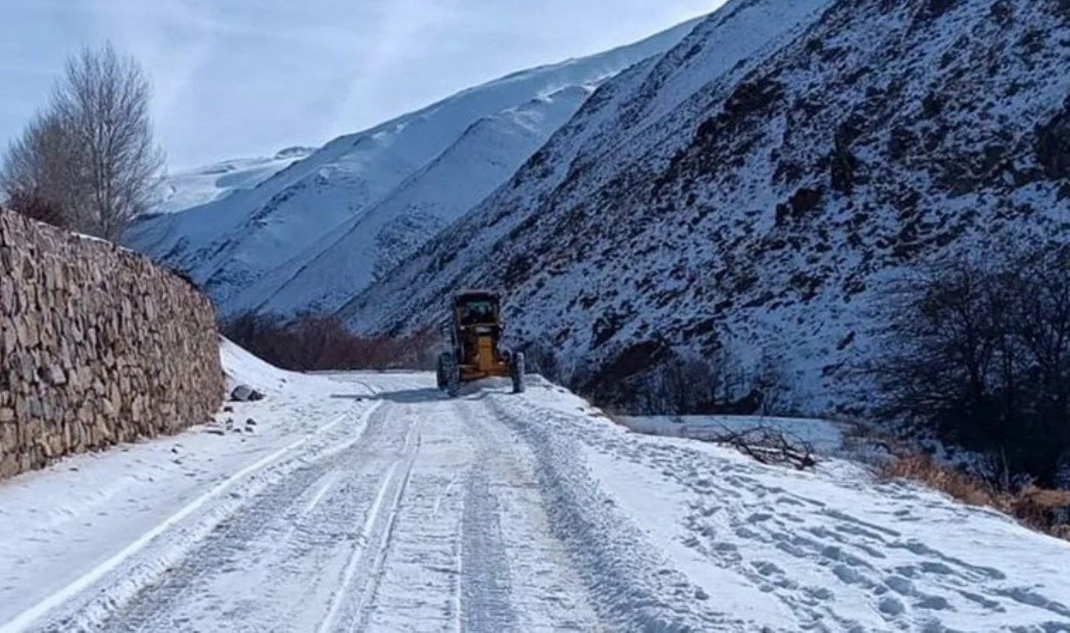 Van’da ‘kar’ esareti: 420 mahalle ve mezra yolu ulaşıma kapandı