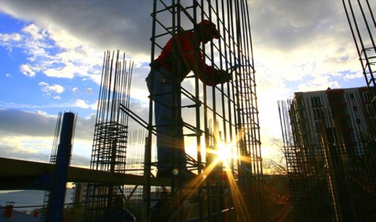 Yapı müteahhitleri ile ilgili yönetmelik güncellendi: Mali bilanço yeterliliği yüzde 50 yükseltilecek