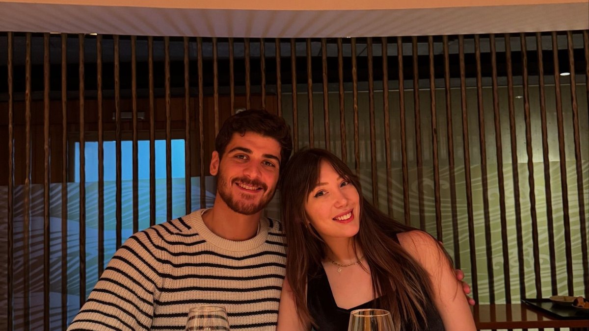 Yasmin Erbil ve sevgilisi Yiğit Poyraz sıkıyönetim ilan edilen Güney Kore’ye gitti!