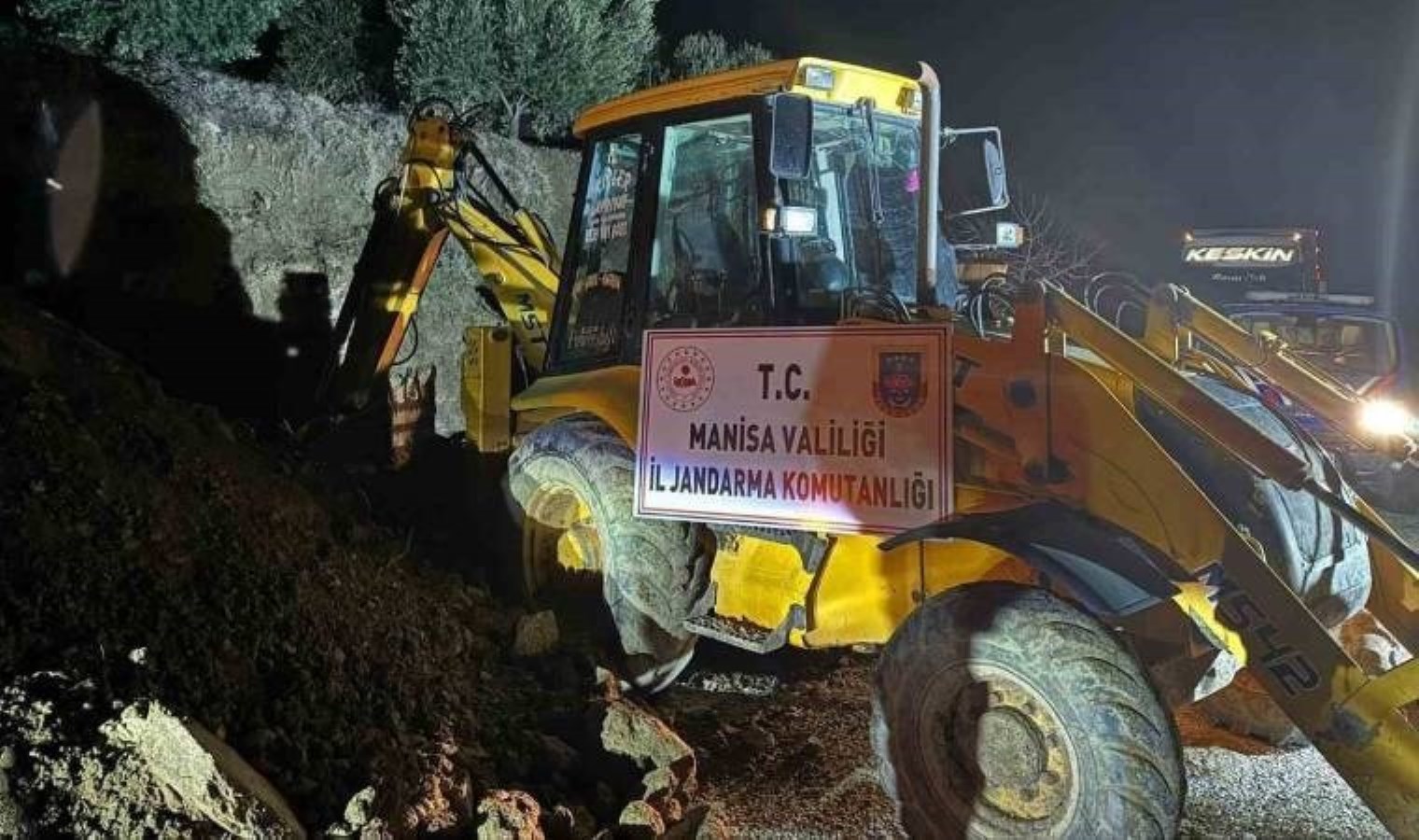 Yılbaşı gecesini fırsat bilip define aradılar