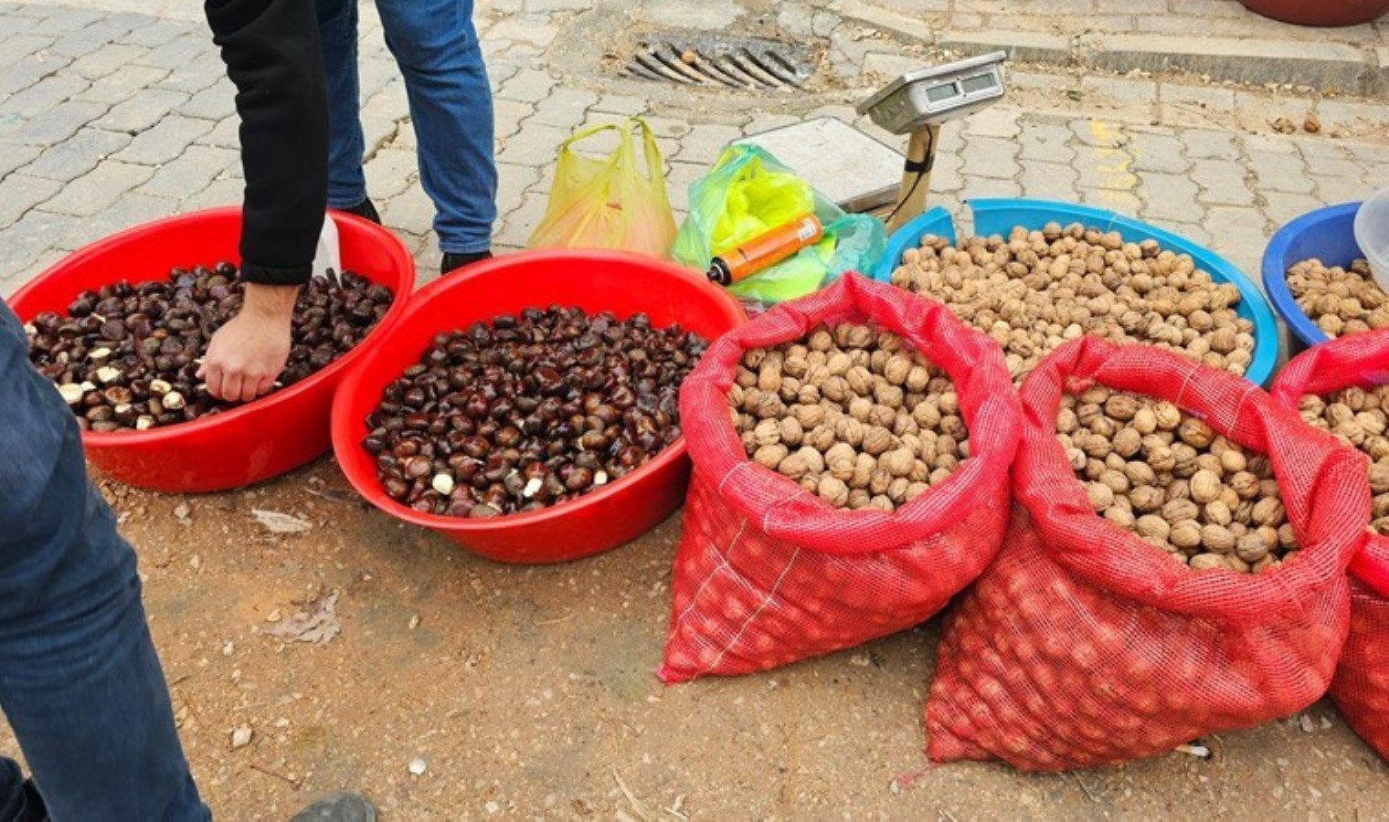Yurttaşların sağlığıyla oynayacaktı! Pazarda ‘saç spreyli kestane’ skandalı