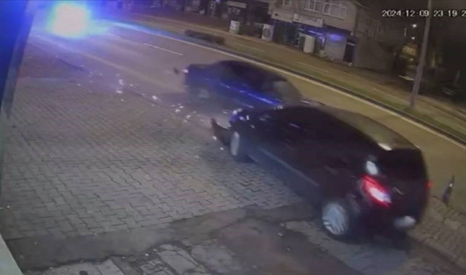 Zonguldak’ta kontrolden çıkan araç iki otomobile çarptı: 4 yaralı