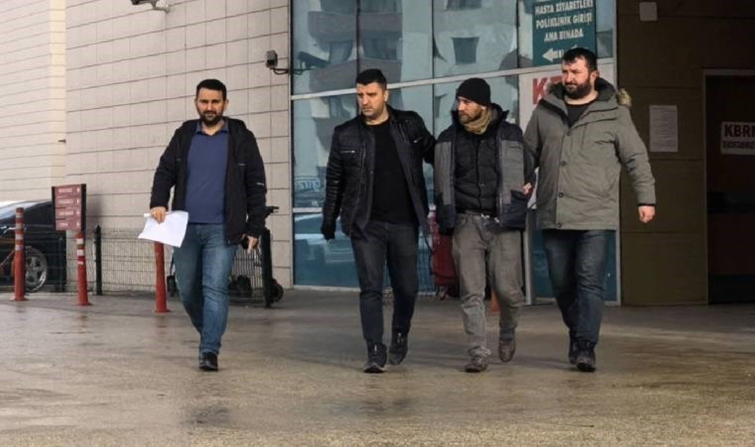 20 yıl hapis cezasıyla aranıyordu: Yolda yürürken yakalandı!