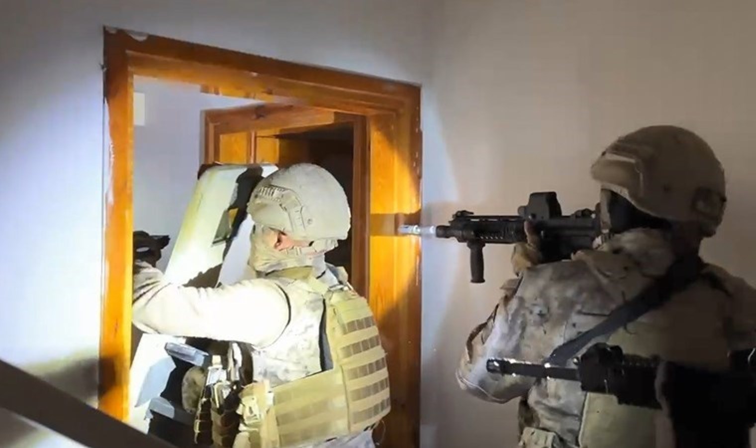 33 adrese eş zamanlı operasyon! ‘Kaplanlar’ çetesi çökertildi: 15 tutuklama