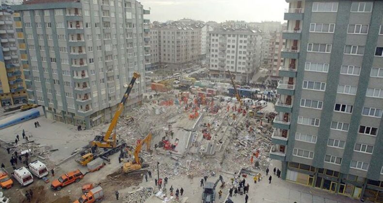 92 kişi hayatını kaybetmişti: Zümrüt Apartmanı faciasının üzerinden 21 yıl geçti