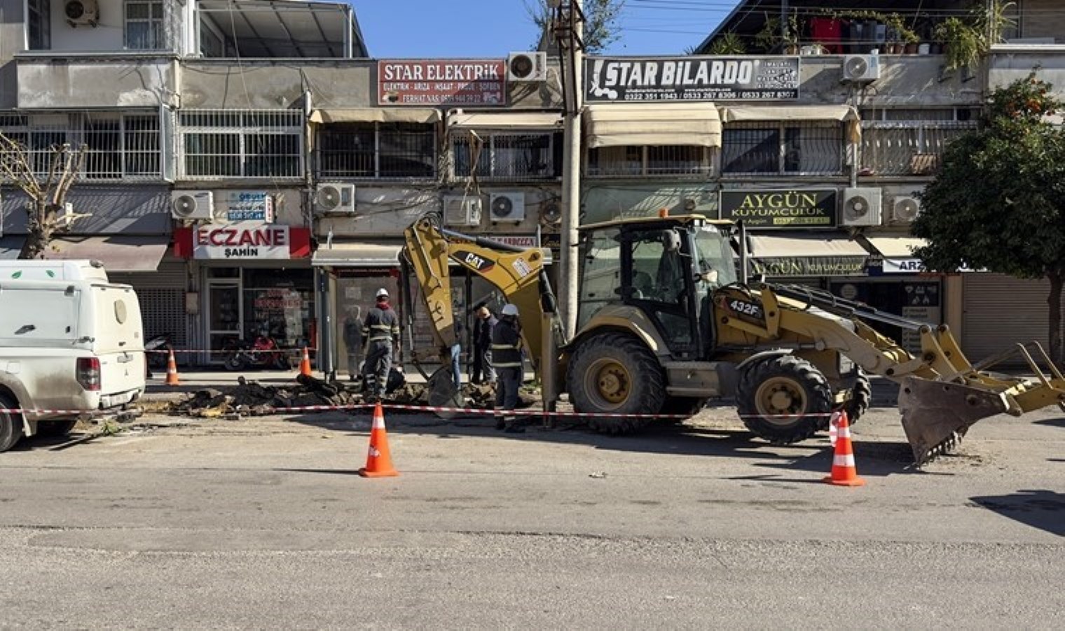 Adana’da ağaç sökümü sırasında yangın çıktı!