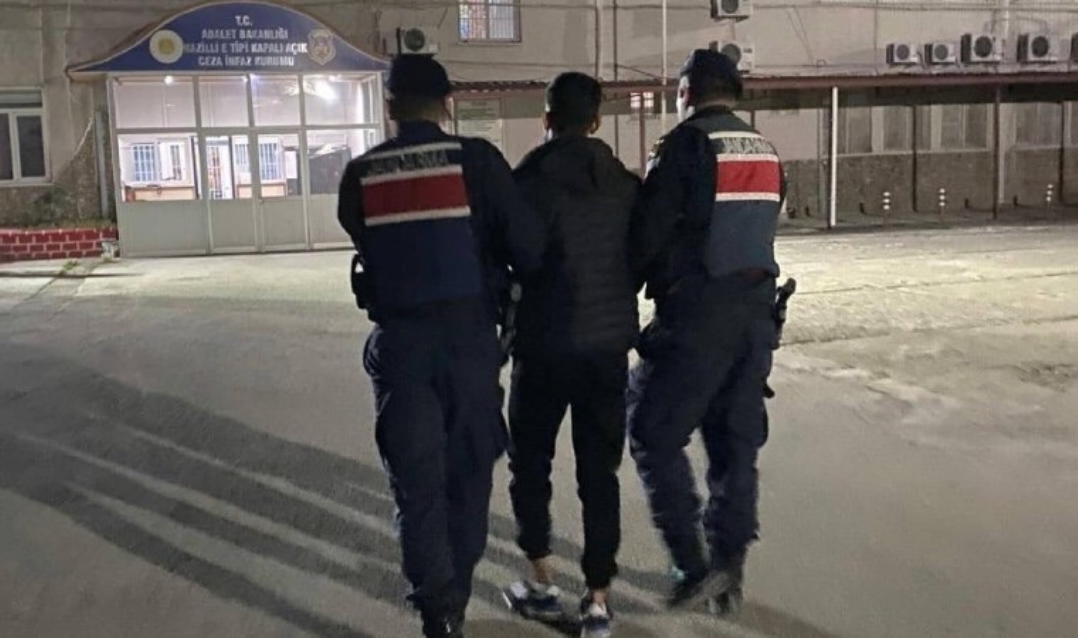 ‘Adın suça karıştı’ dediler: Binlerce liralık vurgun yaptılar!