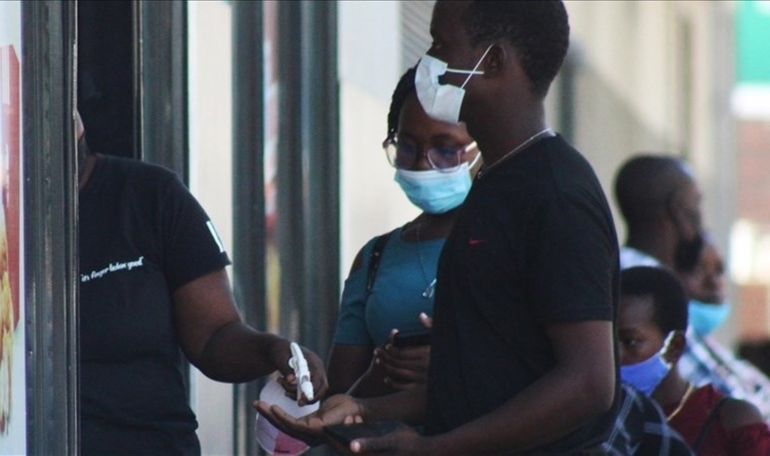 Afrika ülkesinde ‘M çiçeği’ alarmı: Acil durum ilan edildi