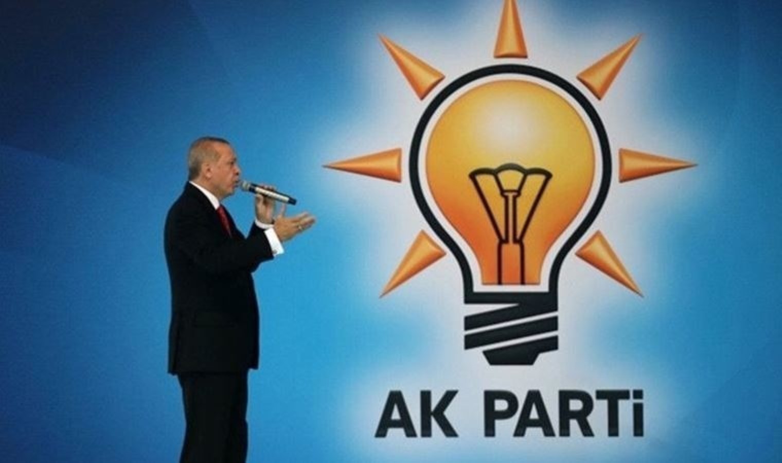 AKP’nin resmi hesabı hacklendi mi? Dikkat çeken paylaşım