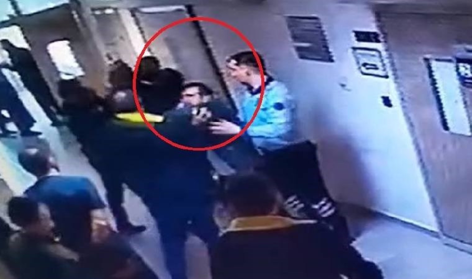 Anbean kaydedildi… Firari hükümlüyü hastaneden kaçırmaya çalıştılar!