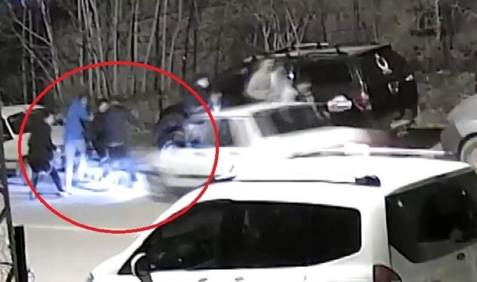 Ankara’da otomobil öğrencilerin arasına daldı: Yaralılar var!