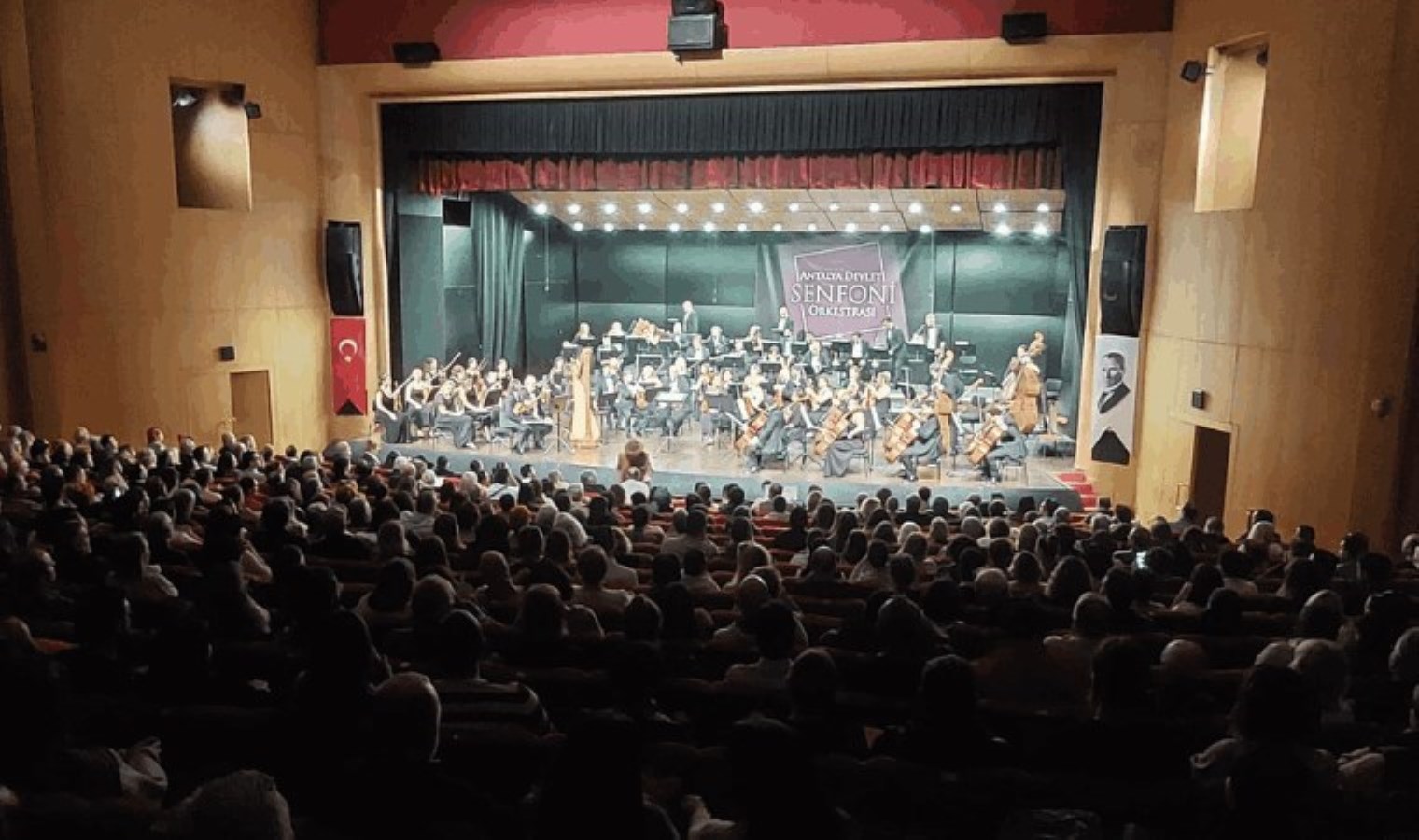 Antalya Devlet Senfoni Orkestrası’nın 25. yıl konserleri devam ediyor…