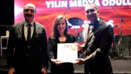 Antalya’dan Cumhuriyet Gazetesi’ne ödül