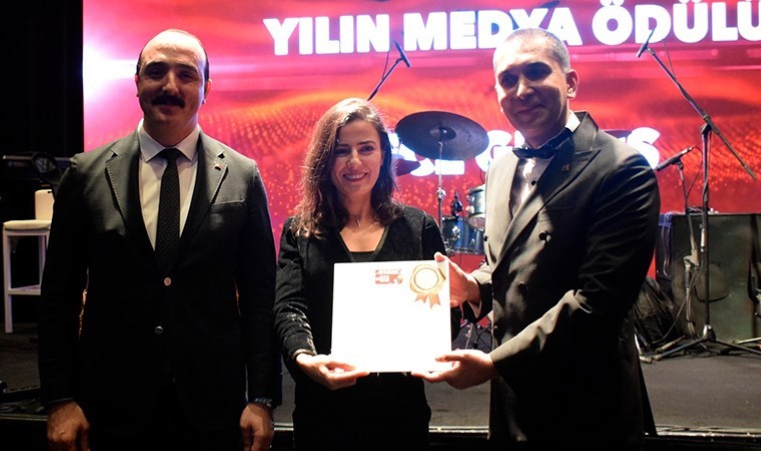 Antalya’dan Cumhuriyet Gazetesi’ne ödül