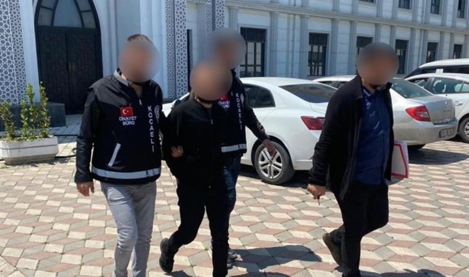 Arkadaşını öldürdü, ‘isteseydim kafasına sıkardım’ dedi!