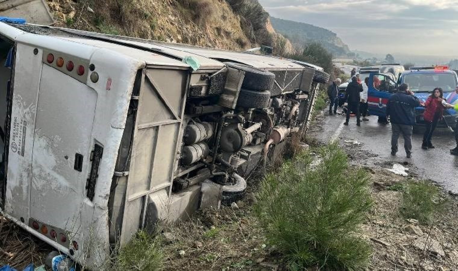 Aydın’da festivale giden tur minibüsü devrildi: Çok sayıda yaralı var!