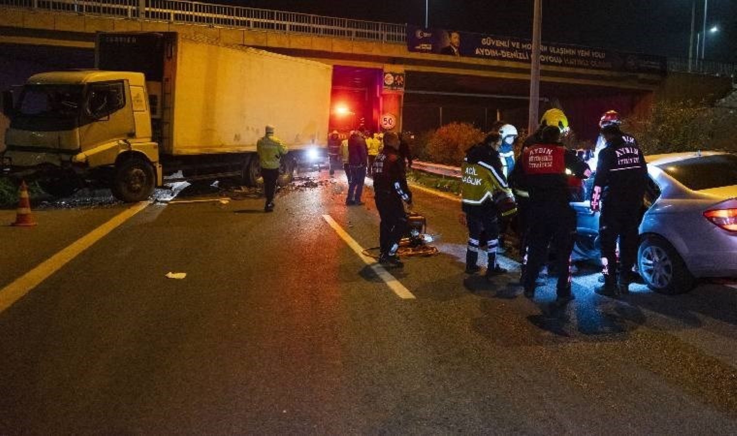 Aydın’da kamyonla çarpışan otomobilin sürücüsü yaşamını yitirdi!