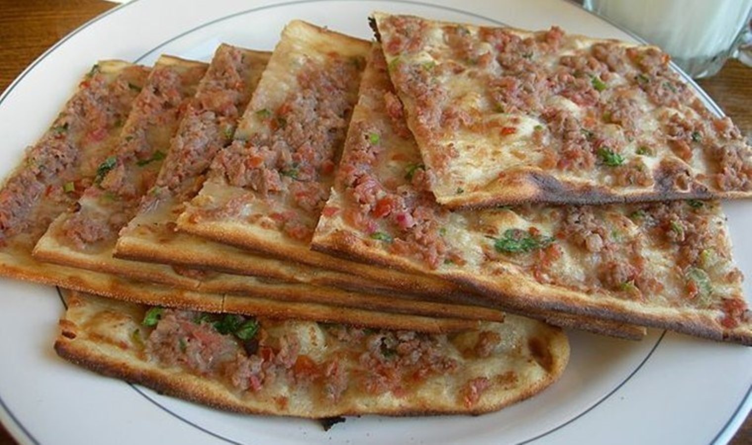 Bakanlık ifşa etti: Etli ekmeğin içinden çıkan şok etti!