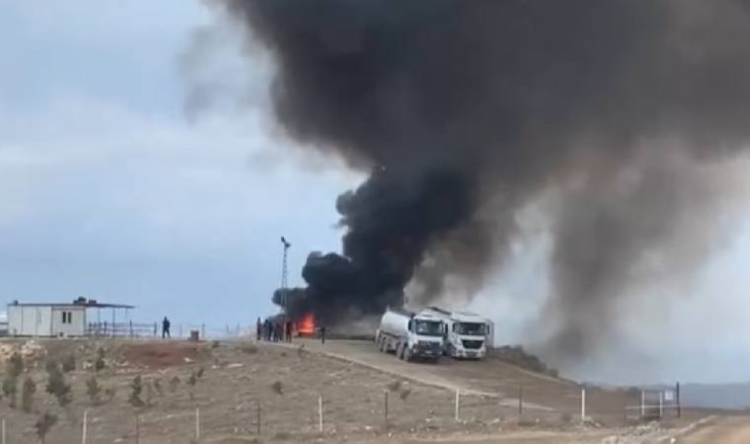 Batman’da atık petrol havuzunda yangın!