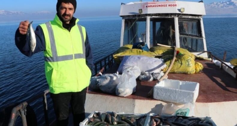 Bir zamanlar balığın olmadığı Erçek Gölü, şimdi balıkçıların geçim kaynağı