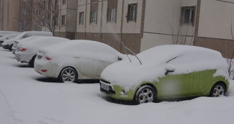 Bitlis’te 111 yerleşim yeri ulaşıma kapandı