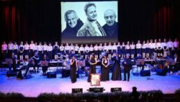 Büyük Türk şairi Nâzım Hikmet şiirlerle, şarkılarla ve danslarla anıldı