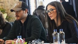 Çağatay Ulusoy ve Demet Özdemir başrolde… ‘Eşref Rüya’nın okuma provasından ilk fotoğraf geldi