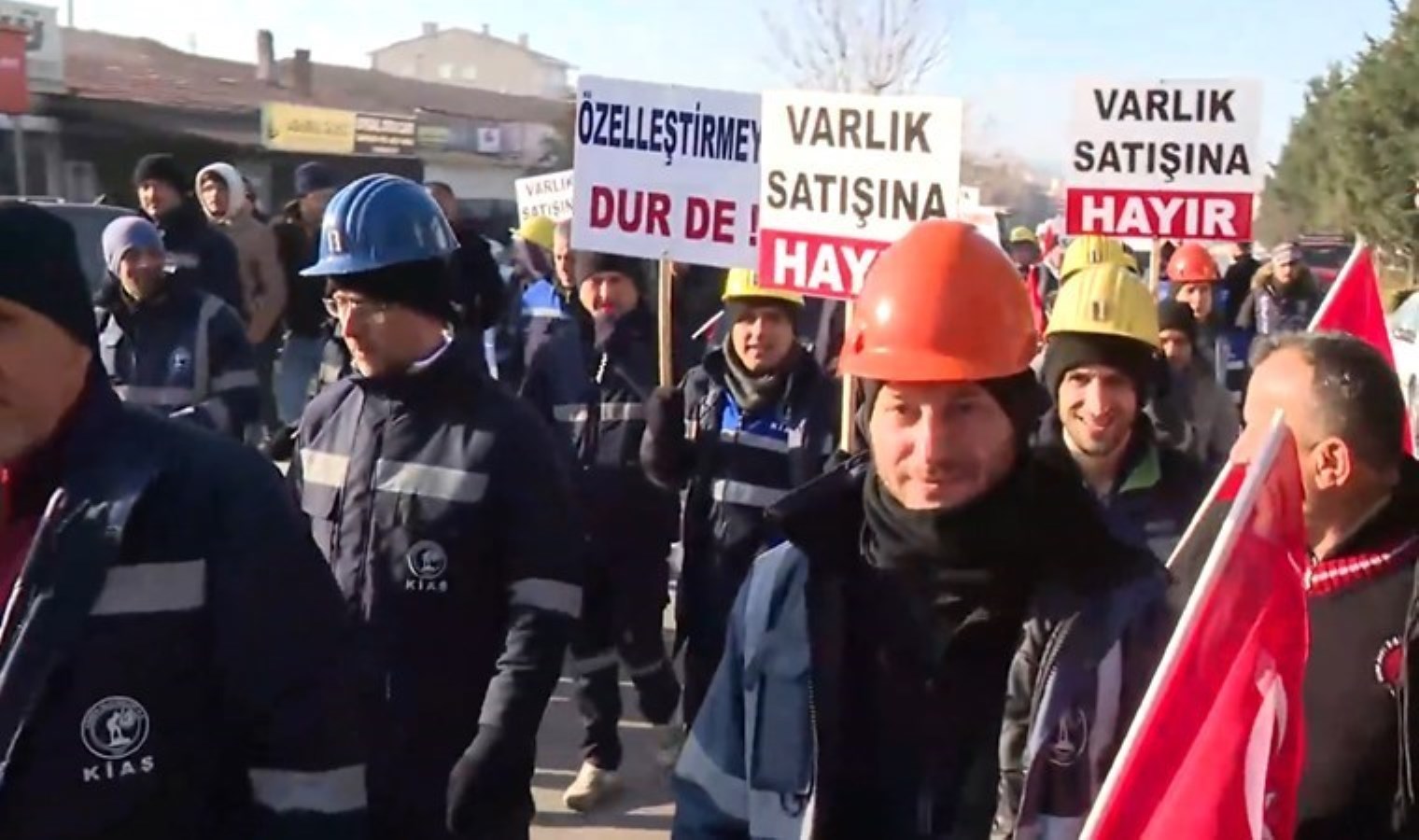Çayırhan’da özelleştirme kararına direnen işçiler yeniden Ankara’ya yürüyüş başlattı