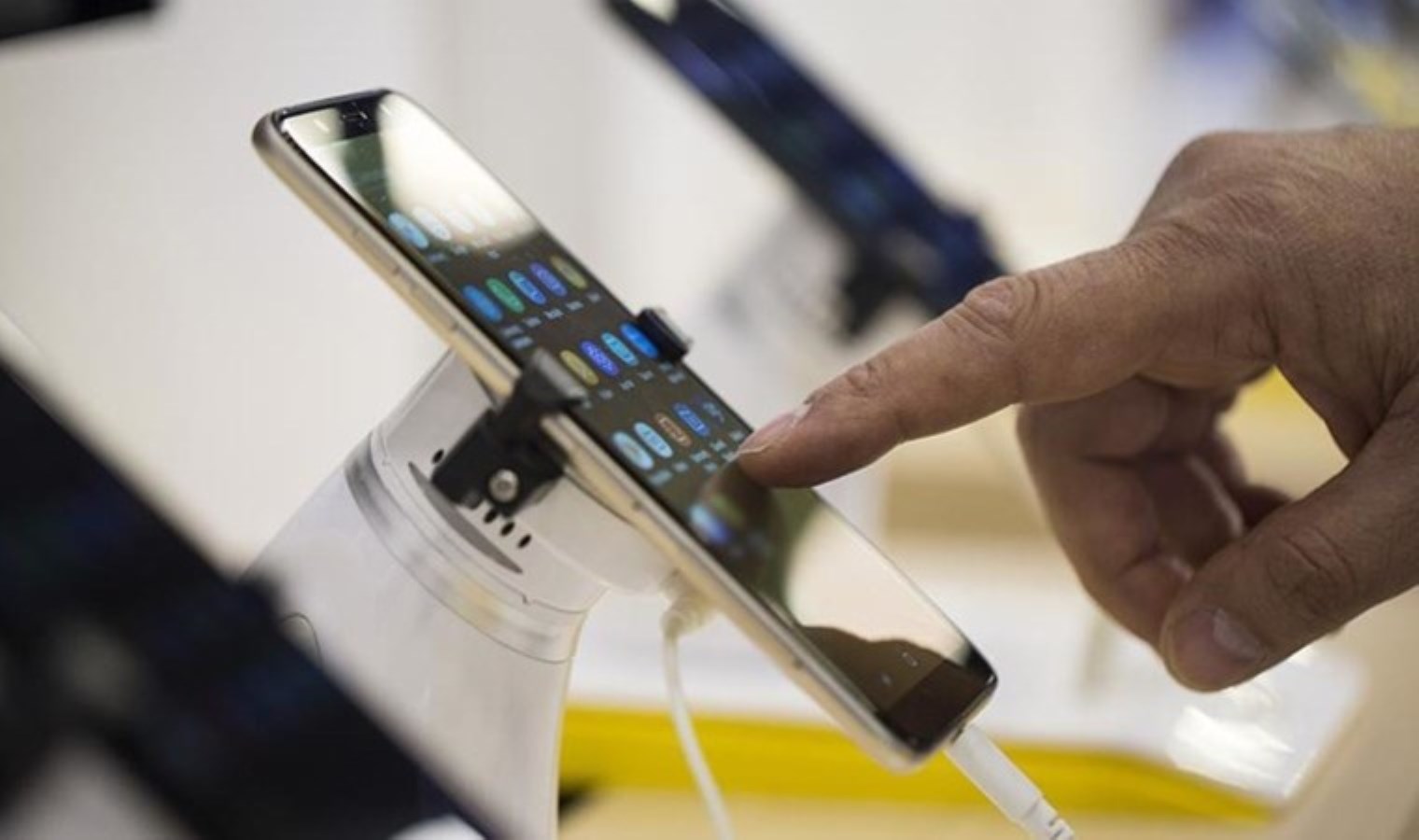 Cep telefonlarına taksit düzenlemesi devam ediyor: İşte gerekli şartlar ve taksit sayısı