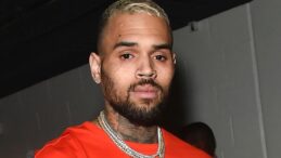 Chris Brown’dan Warner Bros’a 500 milyon dolarlık dava:  ‘Belgesel beni bir seri tecavüzcü olarak gösteriyor’