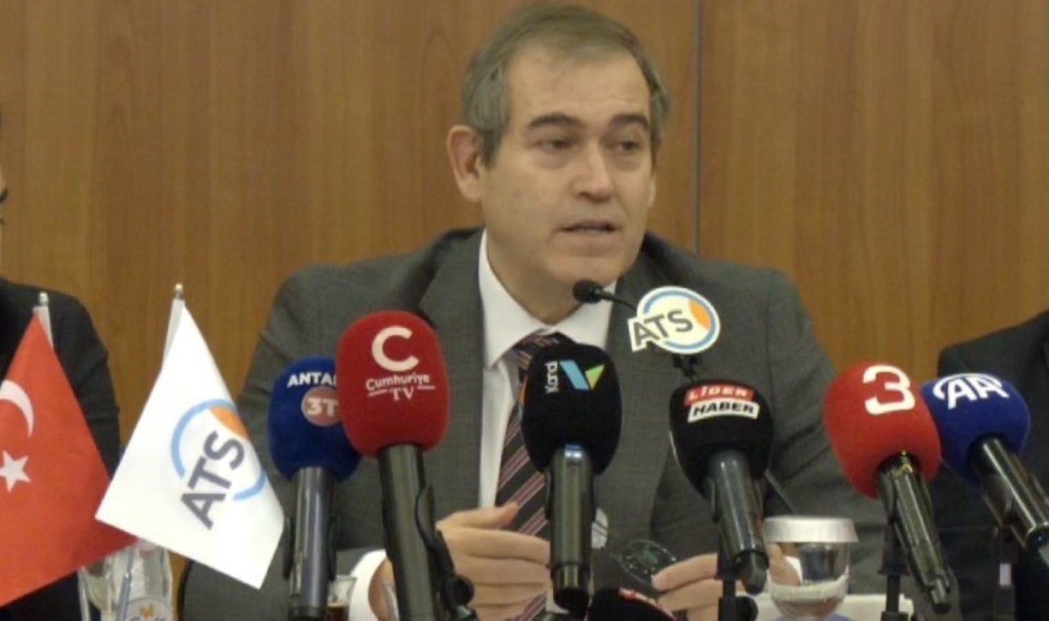 Cumhuriyet Gazetesi Galerisi Antalya Çağdaş Sanatlar Fuarı’nda