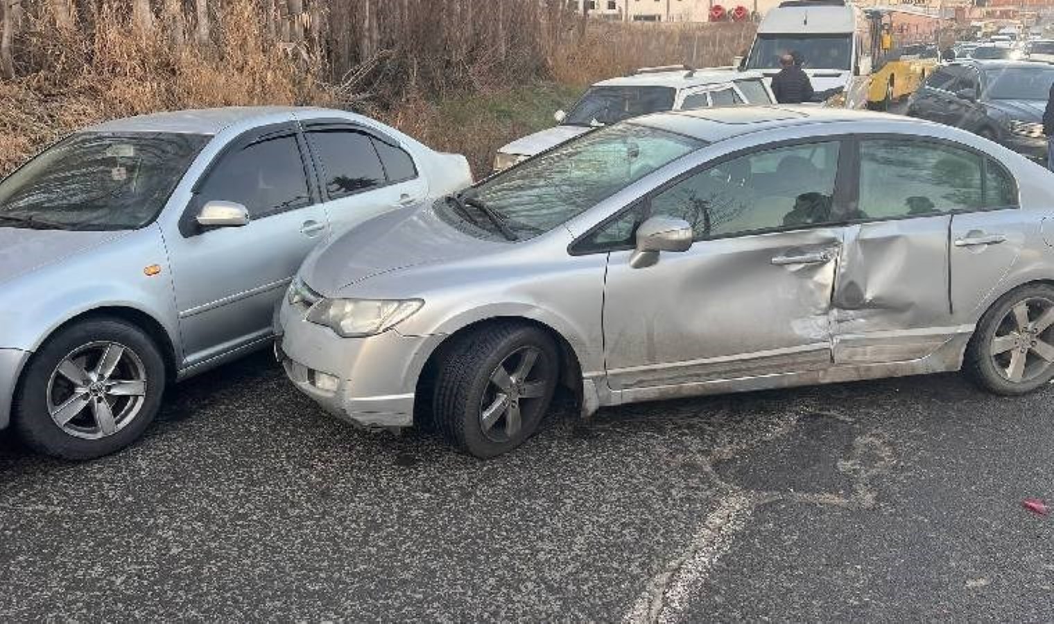 Diyarbakır’da 6 araç birbirine girdi… Yaralılar var!