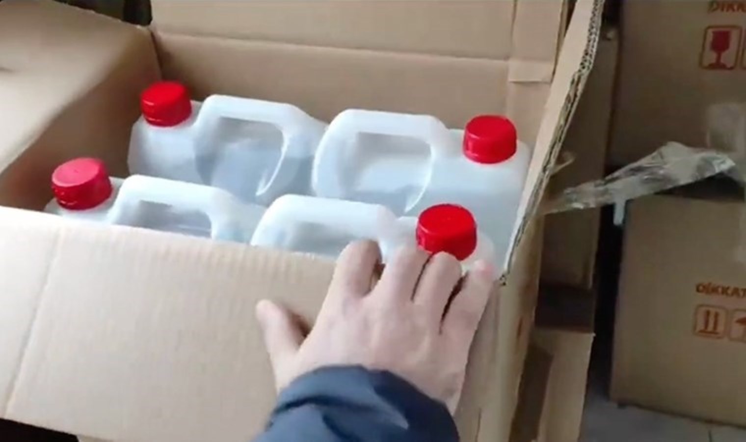 Ekipler baskın yaptı! Adana’da ele geçirildi: Tam 300 litre…