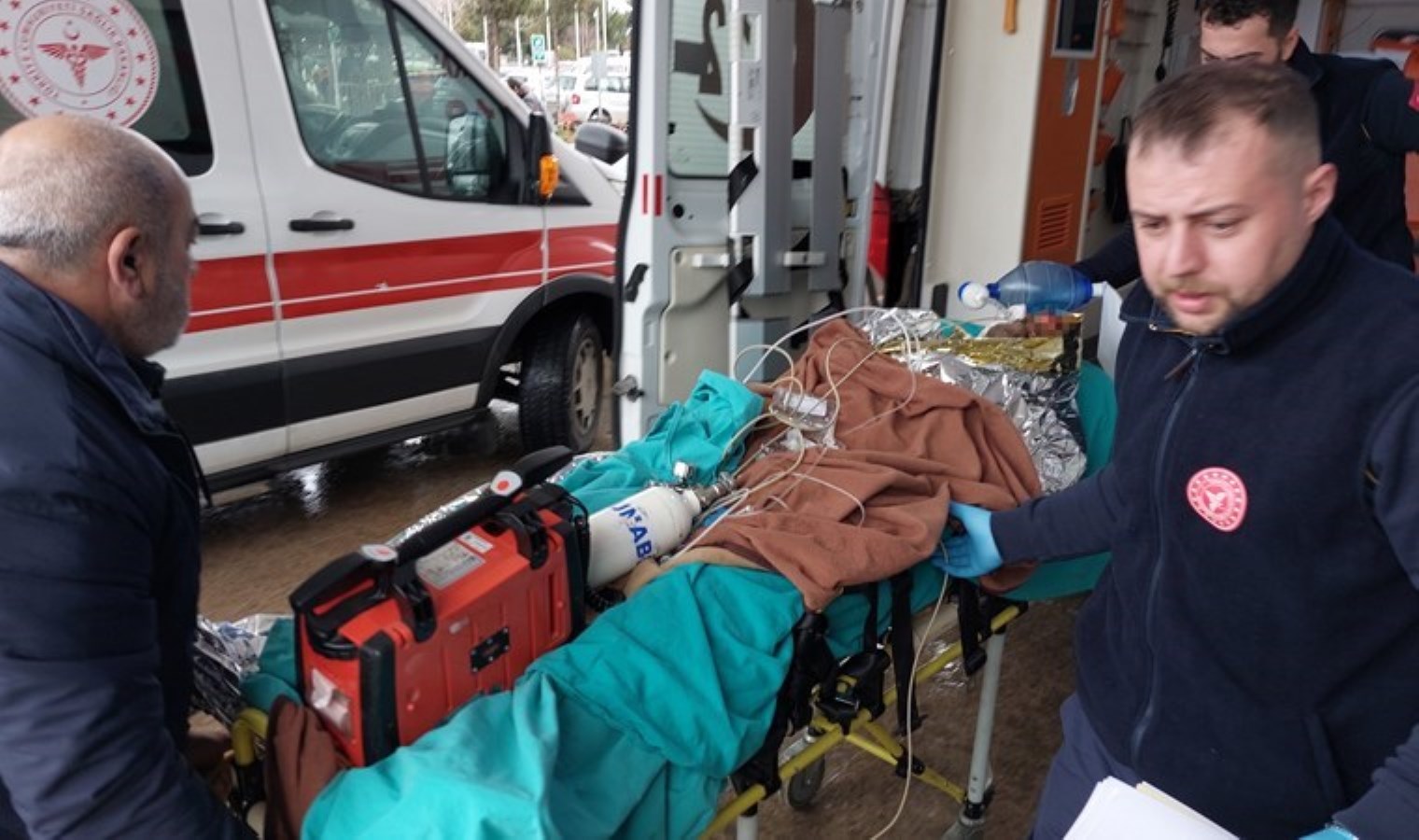 ‘Elektrikli battaniye’ faciası! Çıkan yangında ağır yaralandı