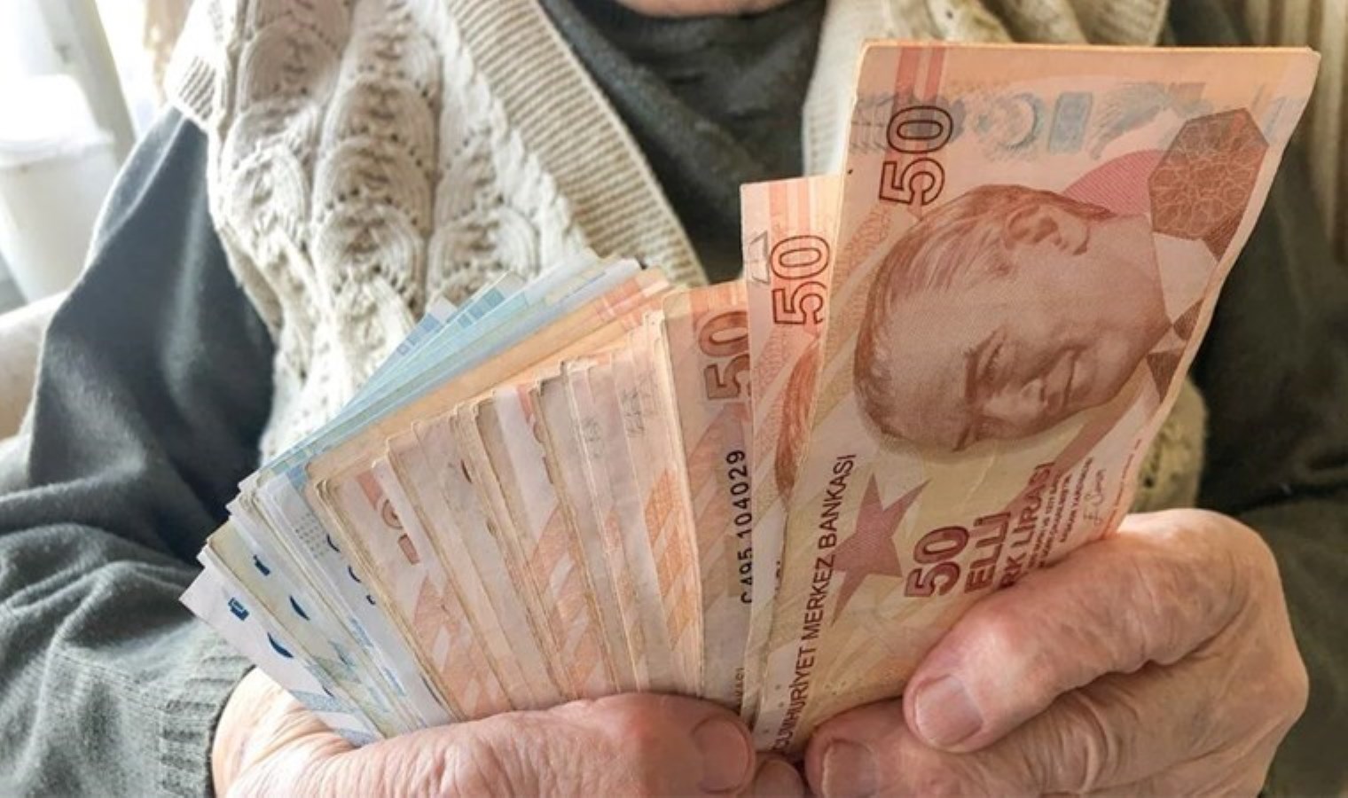 Emekli bayram ikramiyesine zam geldi mi? 2025 Ramazan Bayramı ikramiyesi ne kadar oldu?