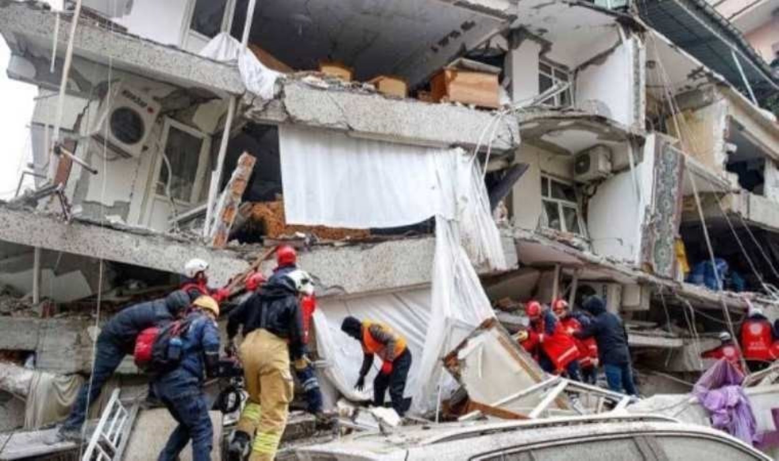 Enkazdan 110 saat sonra kurtardığı depremzedeyle görüştü: ‘Sen mucizeydin’