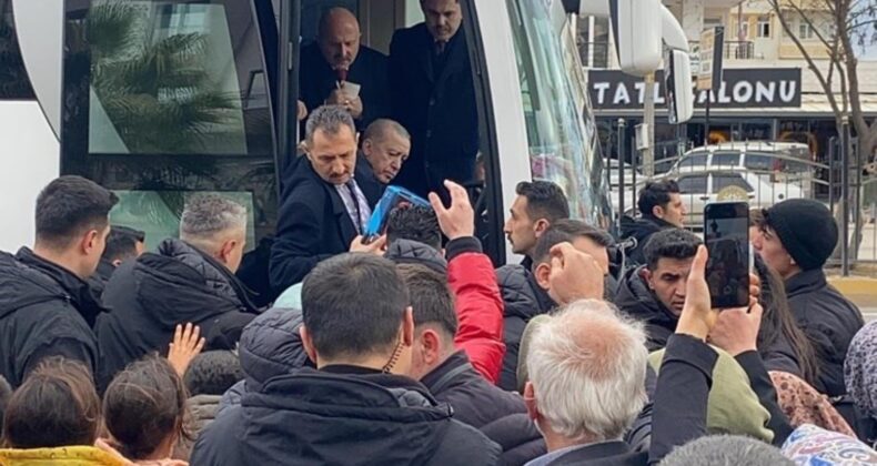 Erdoğan, Adıyaman’da depremzede çocuklara oyuncak TOGG dağıttı